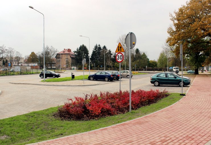 aleja700leciaparking