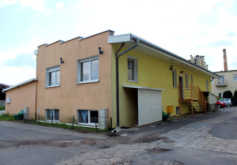 dom-rodzinkowy-jeziorowa